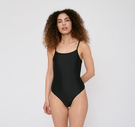 Maillot de bain noir une pièce en matière recyclée - re swim one piece black