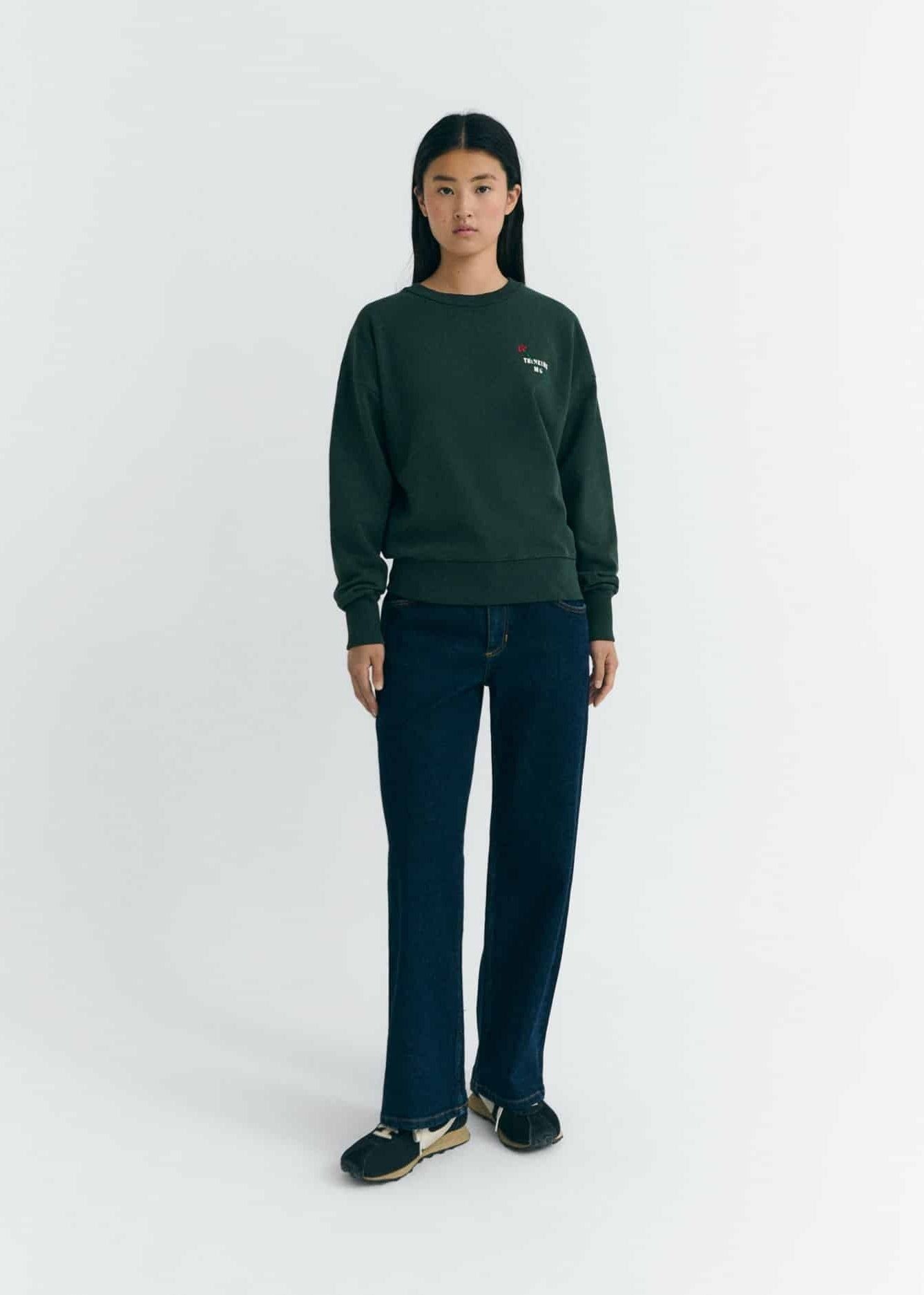 Besticktes Sweatshirt aus Bio-Baumwolle | Grün "flower tm bottle green jodie sweatshirt - green", Thinking Mu, Foto 4
