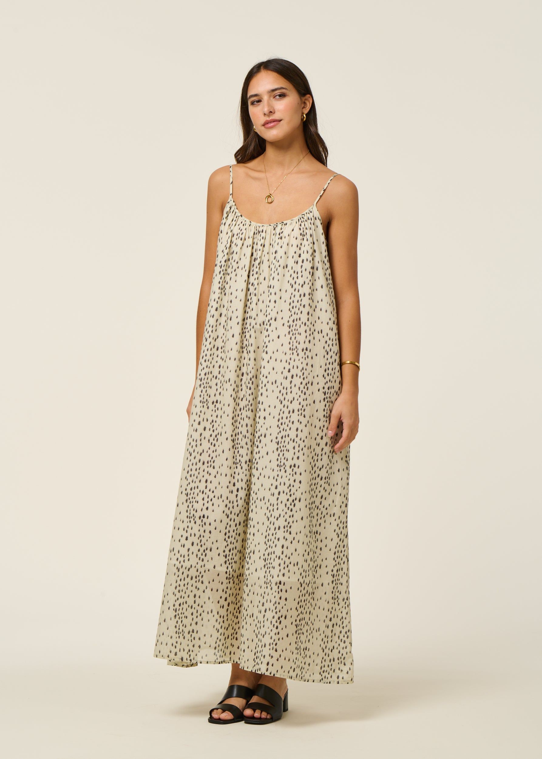 Langes, lockeres Kleid aus Bio-Baumwolle | Ecru "tova - dalmatian dots", Jan'n June, Foto 3