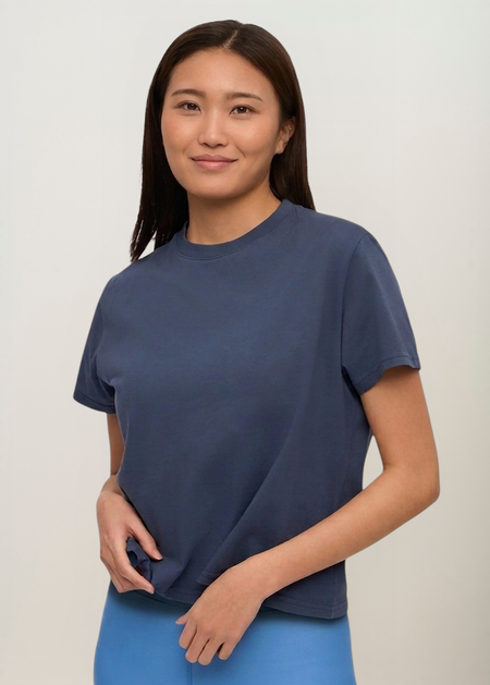 T-shirt en coton bio | bleu "organic boxy crop tee - petrol blue" - Colorful Standard