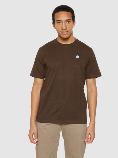 T-shirt uni en coton biologique | marron "loke badge tee - 1243 demitasse (brown)"