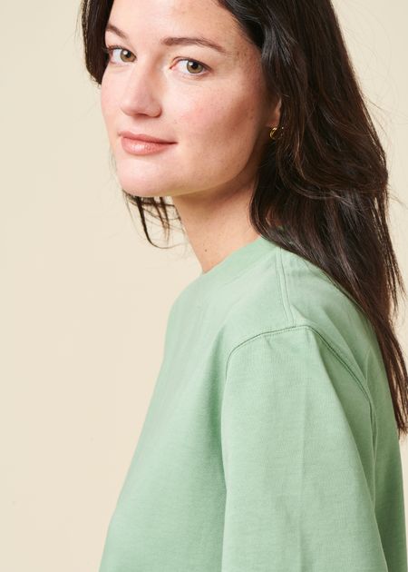 T-shirt boxy en coton bio | vert sauge - WeDressFair