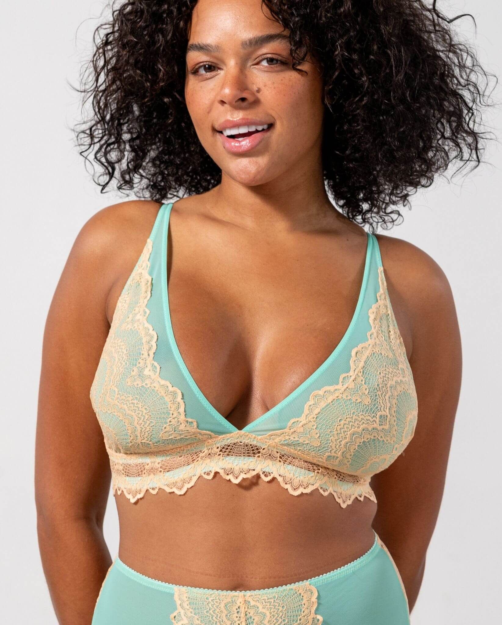 Soutien gorge triangle en matière recyclée | bicolore lace mesh plunge bralette - peach / turquoise, Understatement, photo 2