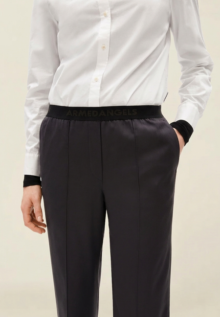 Hose mit geradem Schnitt aus ECOVERO® | Grau "fenraa - dark steel", Armedangels, Foto 3