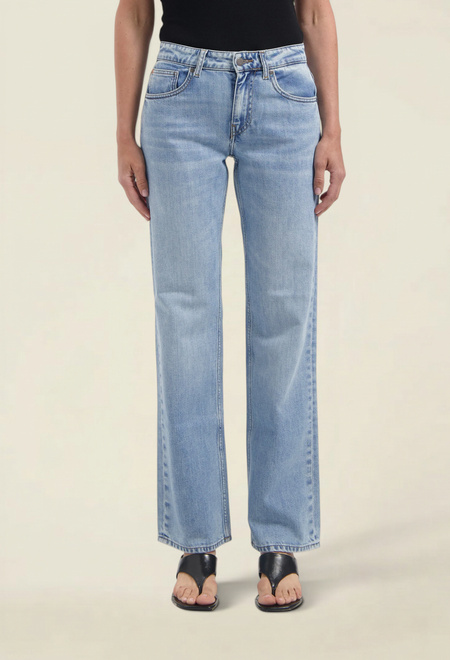 Jean droit en coton bio et recyclé | bleu clair "carry mid straight - light stone vintage" - Mud Jeans