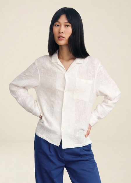 Chemise brodée en coton bio | blanc "Leisure shirt organic cotton - floral white" - Rotholz