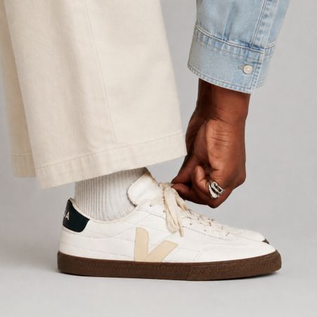 Ressortir les chaussures fermées