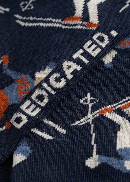 Chaussettes brodées en coton bio | bleu "sigtuna- ski team", Dedicated, photo 2