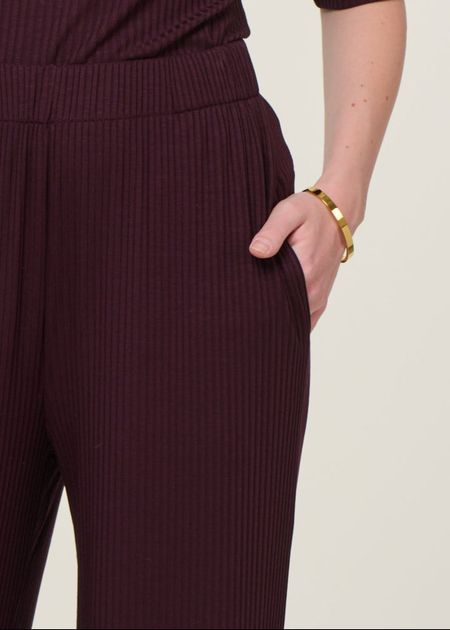 Fließende weite Hose aus Tencel | Aubergine "smilla - cherry lacquer", Jan'n June, Foto 3