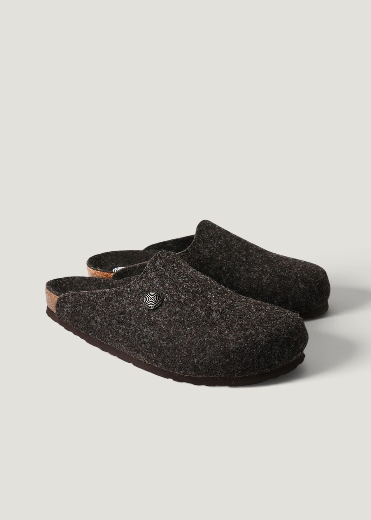 Clog-Hausschuhe aus recycelten Materialien | Braun "helsinki monochrome brown", Genuins, Foto 3