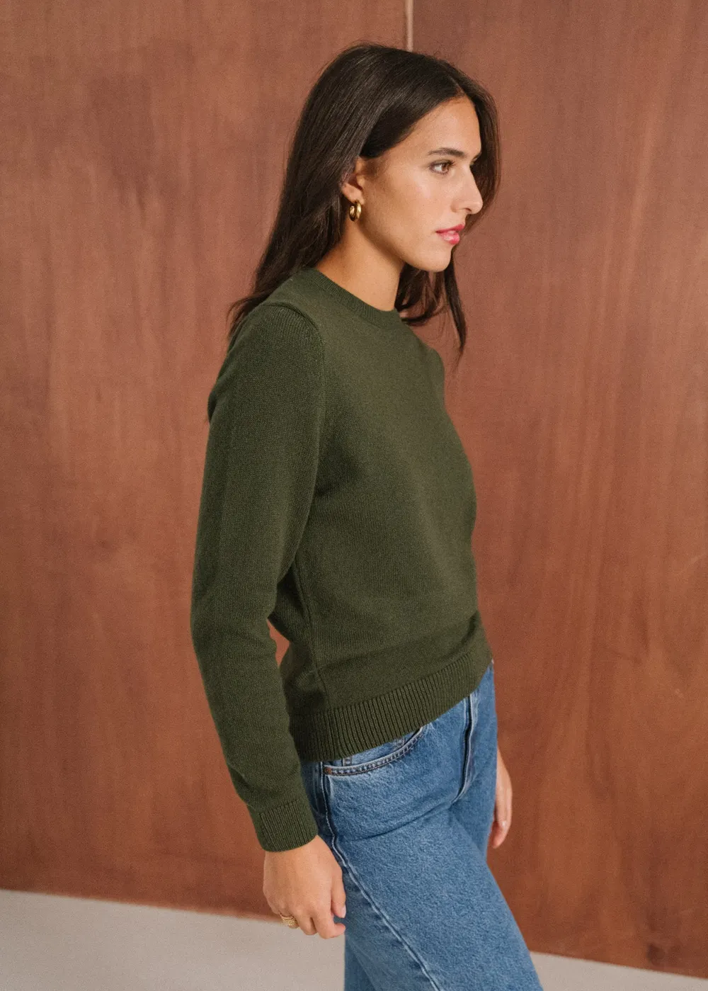 Pull droit en laine mérinos recyclée | olive Vert femme - WeDressFair