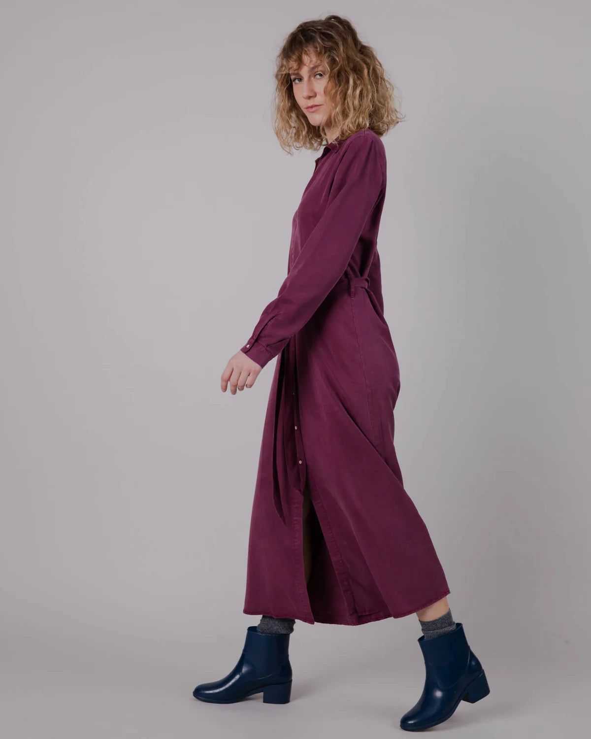 Langes Kleid aus ECOVERO | Pflaume "gina vneck long sleeve dress", Brava Fabrics, Foto 6