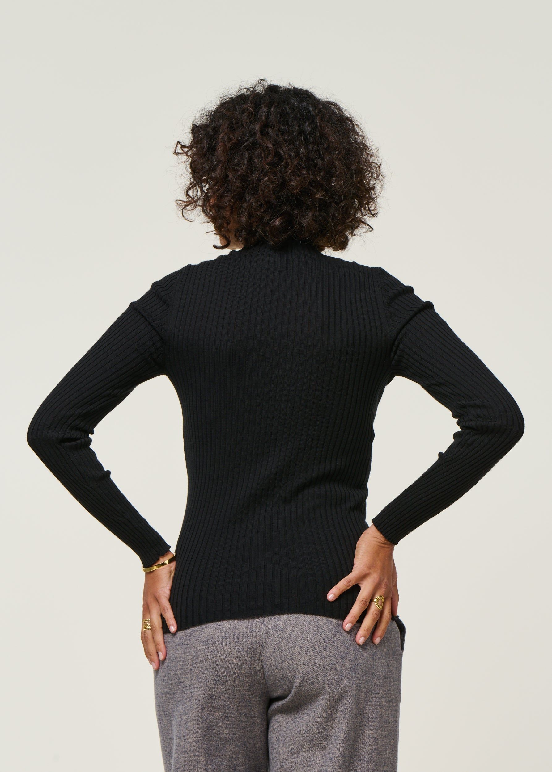 Sous-pull côtelé en coton bio | noir "alaania black", Armedangels, photo 4