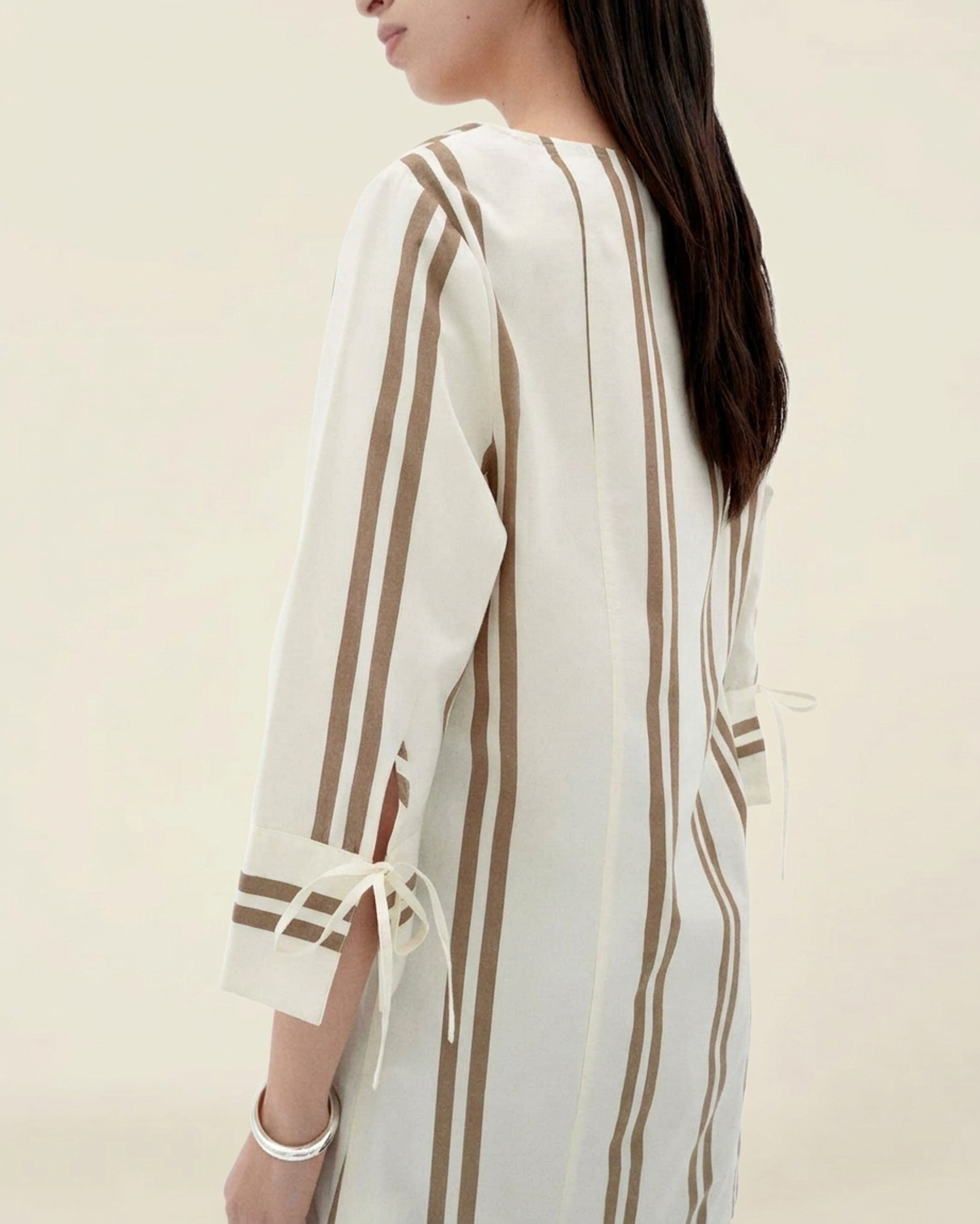 Kleid aus Bio-Baumwolle | Beige "otter polplin stripes maria dress - ecru", Thinking Mu, Foto 3