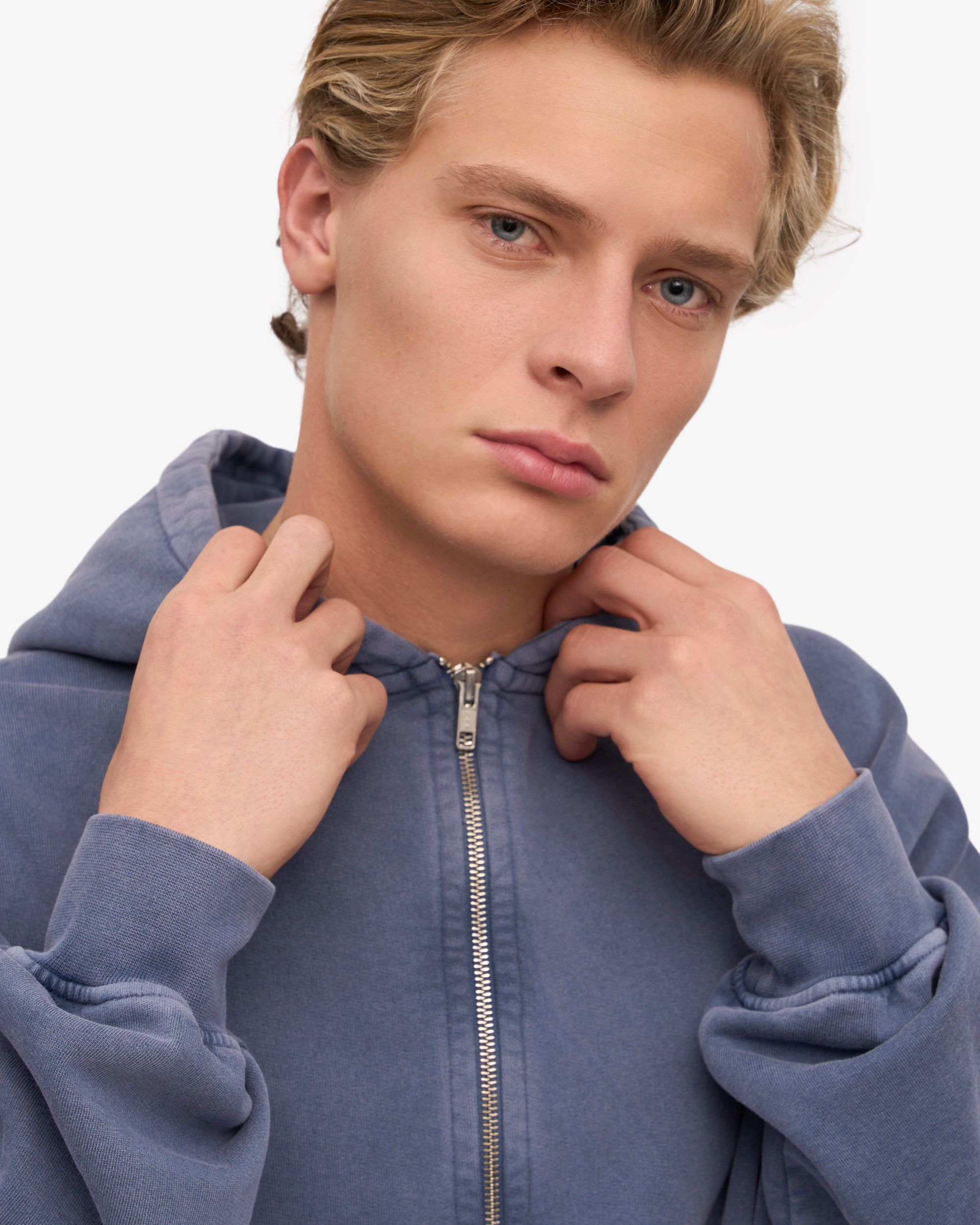 Sweat zippé oversize en coton bio | bleu "organic oversized zip hood - neptune blue", Colorful Standard, photo 2
