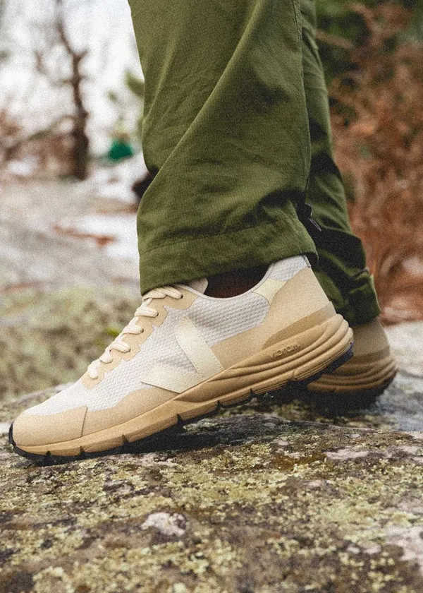 Baskets en matière recyclée | beige "dekkan alvmesh natural pierre calcaire", Veja