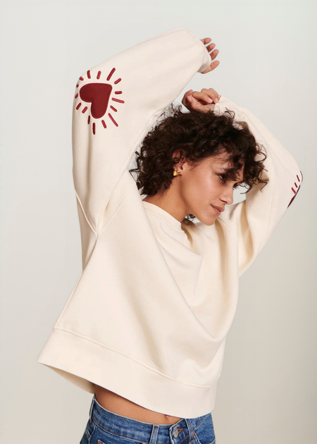 Sweat brodé en coton bio | crème "sweat cœur solaire femme avec coudières " - émoi émoi