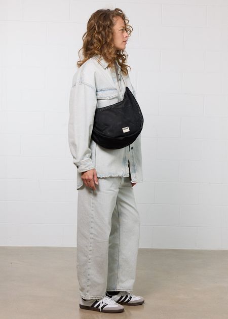 Sac bandoulière en matière recyclée | noir "Onyx large crossbody bag", Wouf, photo 4