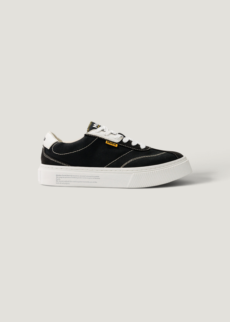 Sneaker aus recycelten Materialien | Schwarz " gen4 - banana black&white", Moea, Foto 1