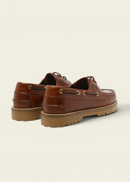 Chaussures bateau en cuir certifié | marron "ollie boat shoe - brown leather" - Garment Project