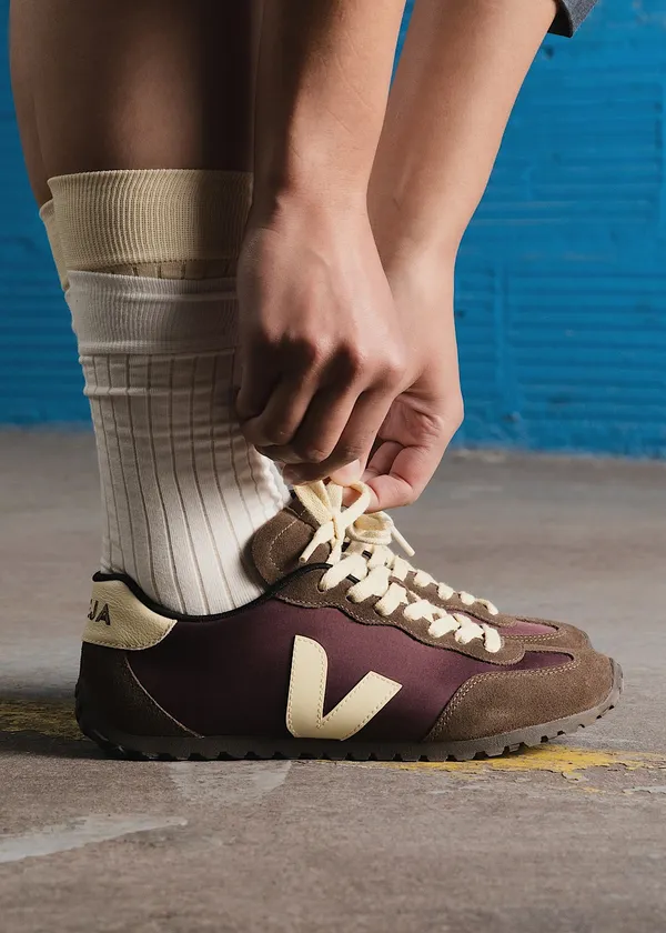 Baskets en matière recylée | bordeaux "Gt nolyn - amarante_butter", Veja