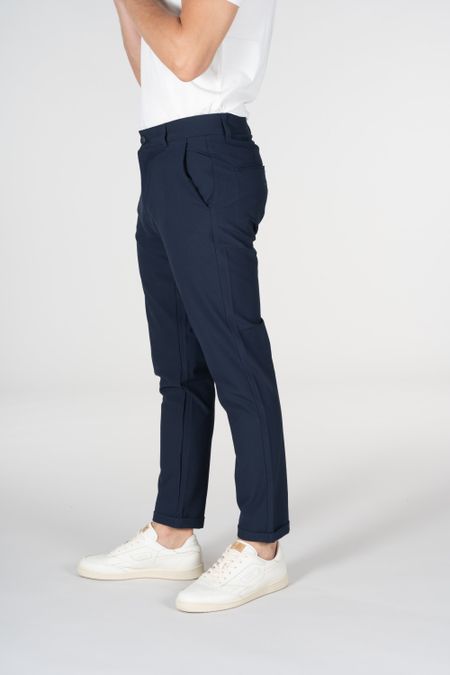 Chino droit bleu nuit en recyclé et ecovero - joe total eclipse, Knowledge Cotton Apparel, photo 3