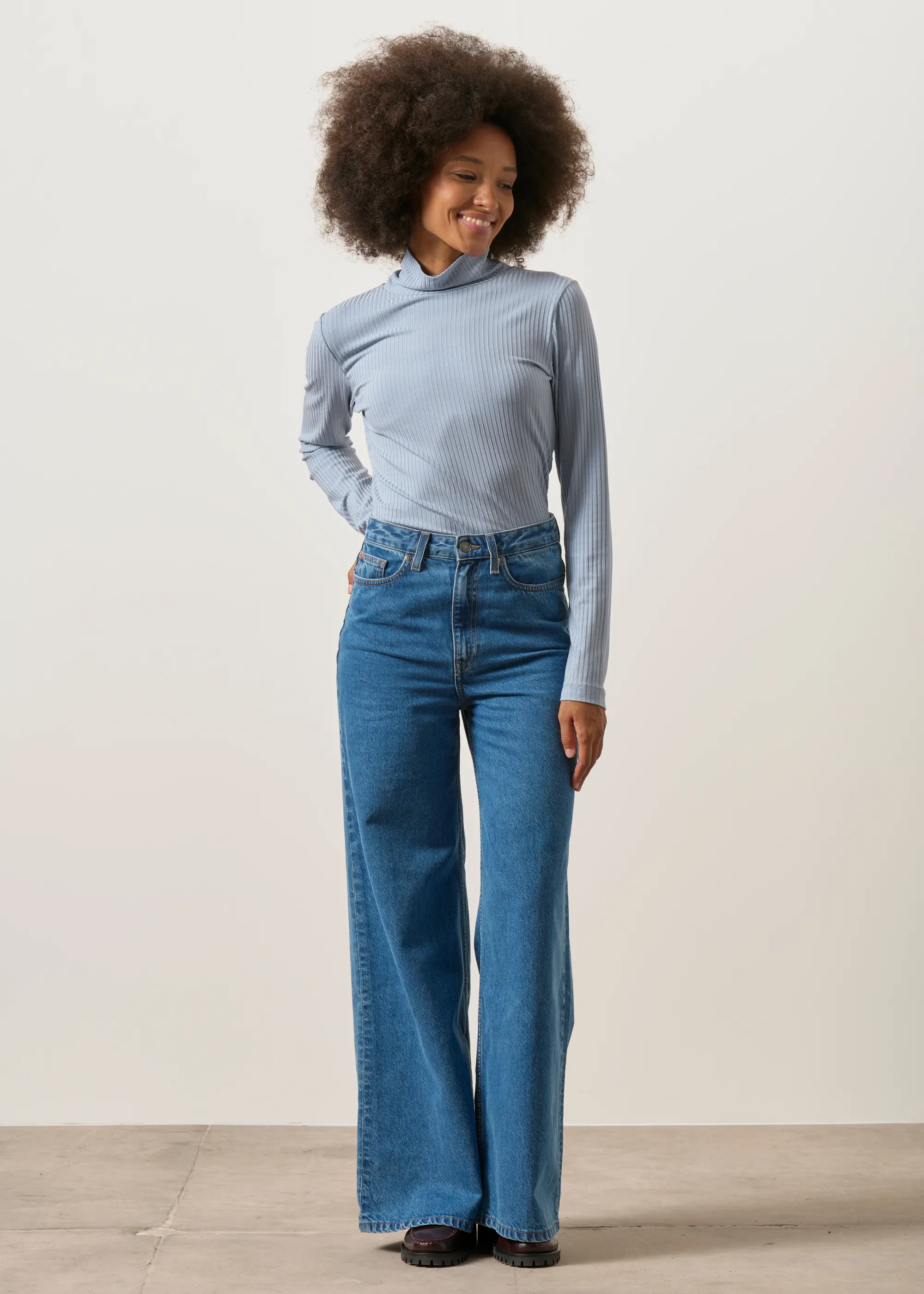 Jean wide leg coton bio et recyclé | bleu "sara high loose - stone vintage", Mud Jeans, photo 1
