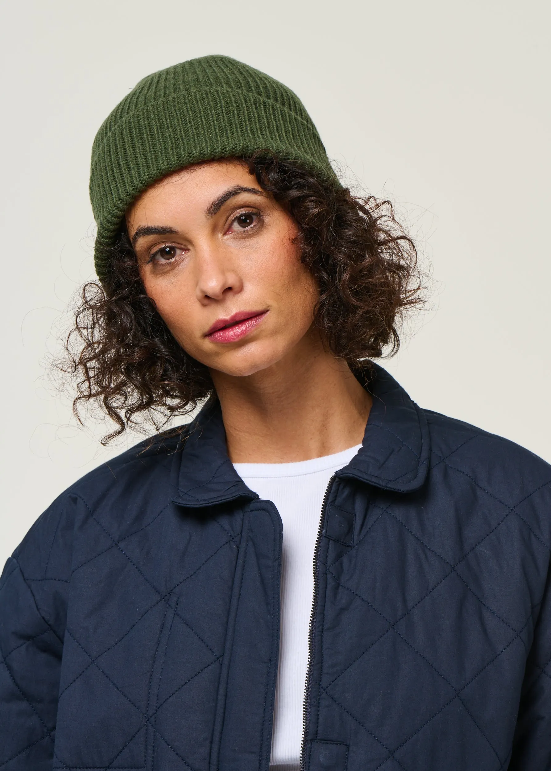 Bonnet en laine mérinos recyclée | olive, WeDressFair, photo 3