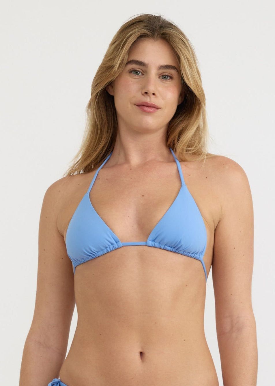 Haut de maillot en matières recyclées | bleu "swim triangle bikini top - dove blue", Organic Basics, photo 1