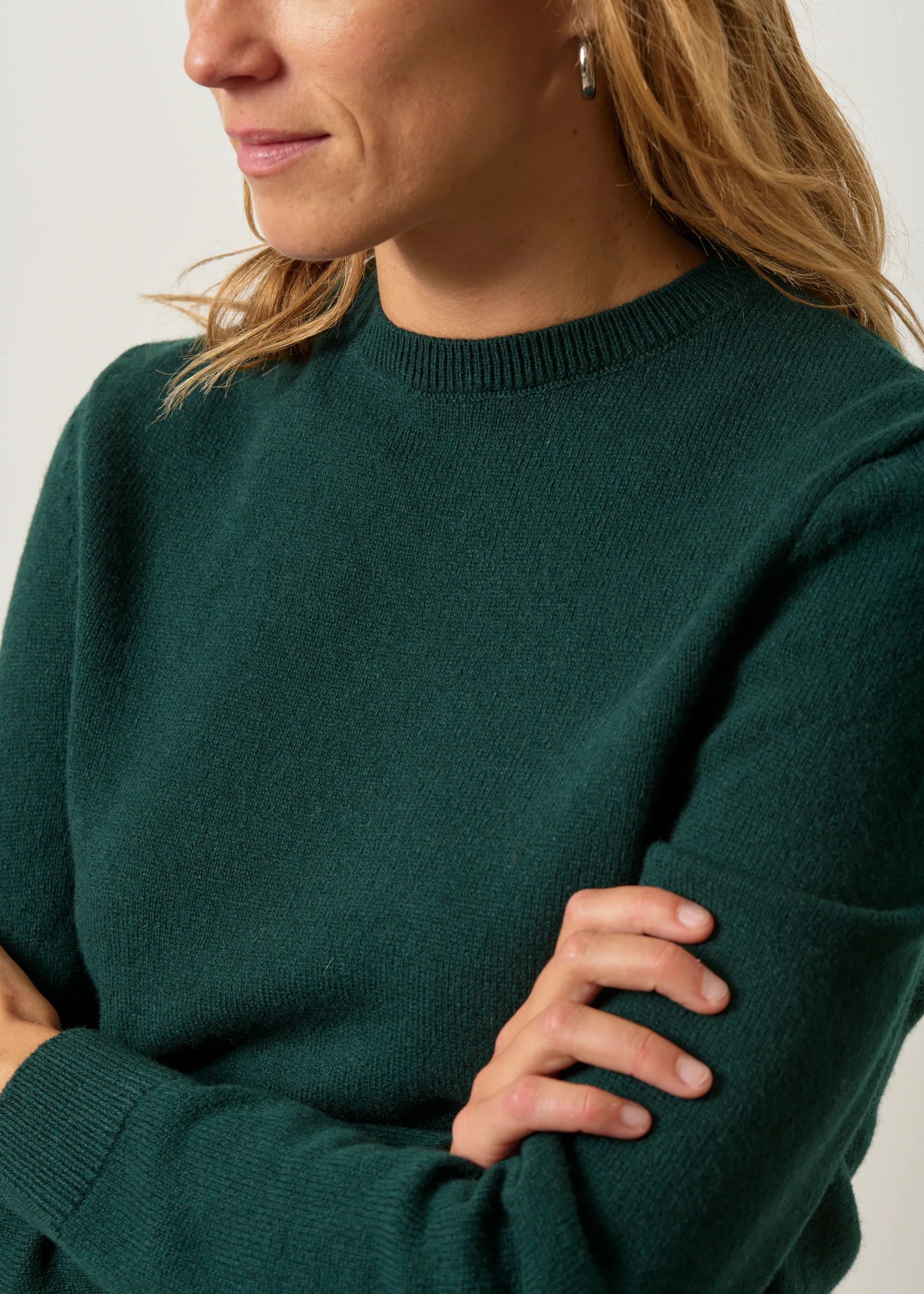 Pull régular en laine mérinos recyclée | vert émeraude, WeDressFair, photo 2