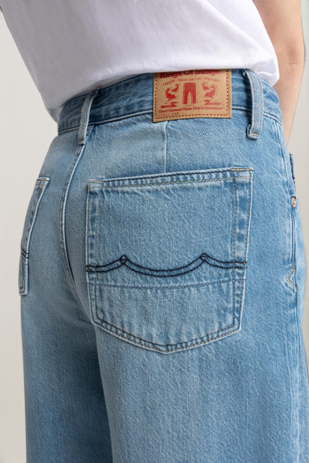Jean ballon en coton bio et tencel | denim clair "leila - luiz super light" - Kings of Indigo
