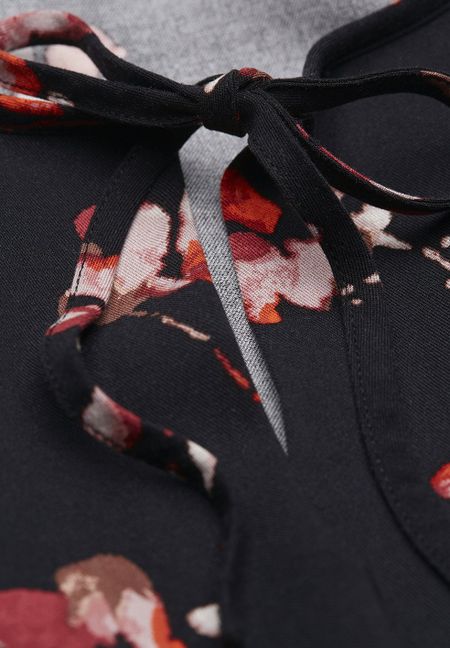 Blouse noire imprimé fleurie en viscose - pinjaa flower batik, Armedangels, photo 2