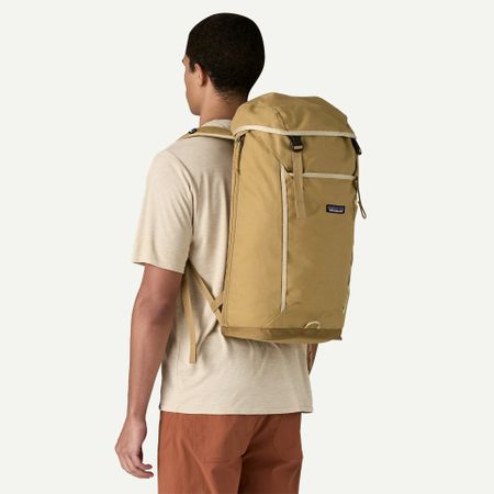 Sac à dos 28l en matière recyclée | beige "fieldsmith lid pack classic tan" - Patagonia