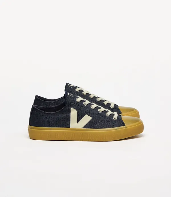Baskets basses en matières recyclées | bleu "wata ii low - blue pierre natural", Veja