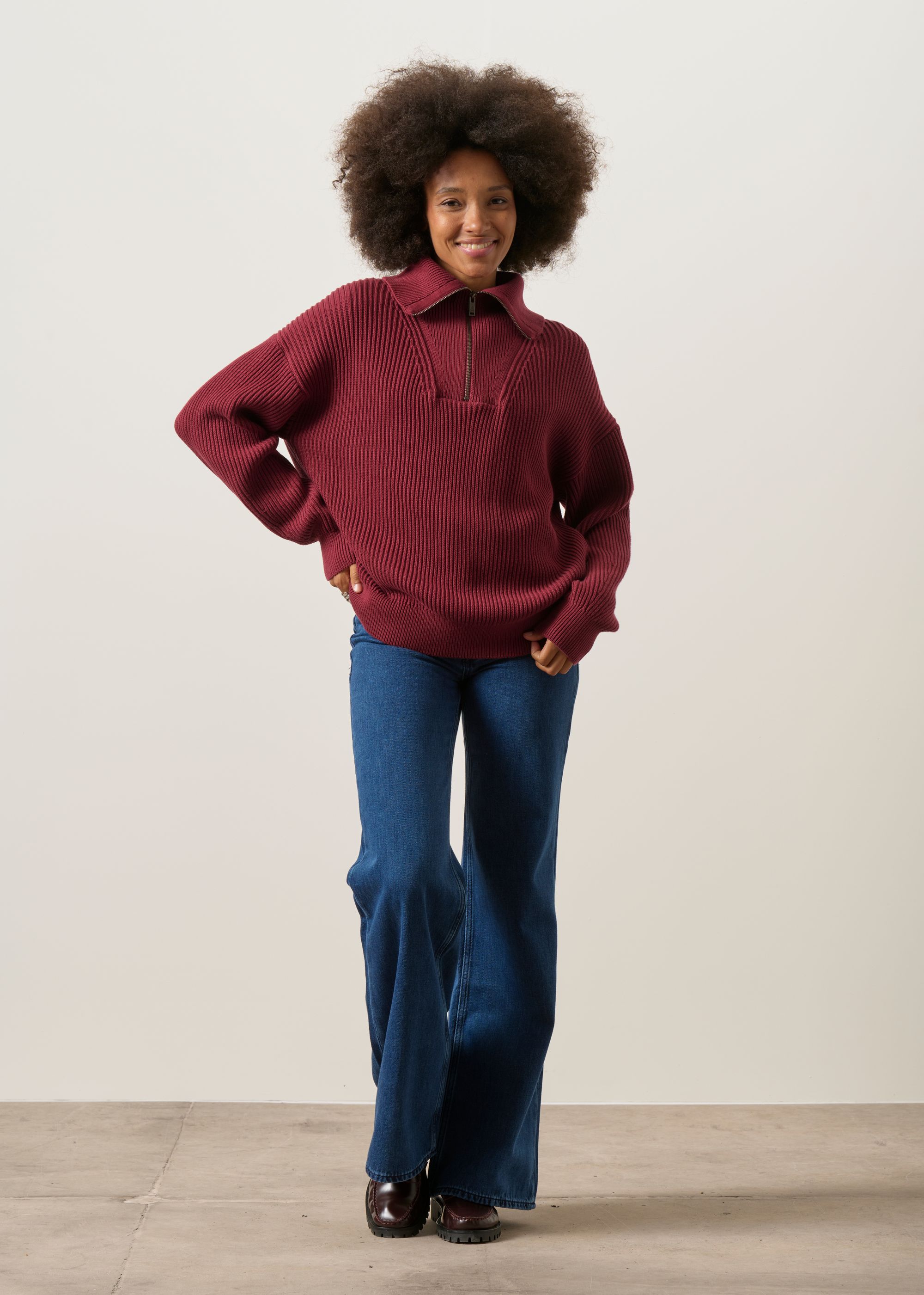 Pull camionneur en coton bio | bordeaux "Vanisé rib knit troyer - velvet red", Armedangels, photo 3