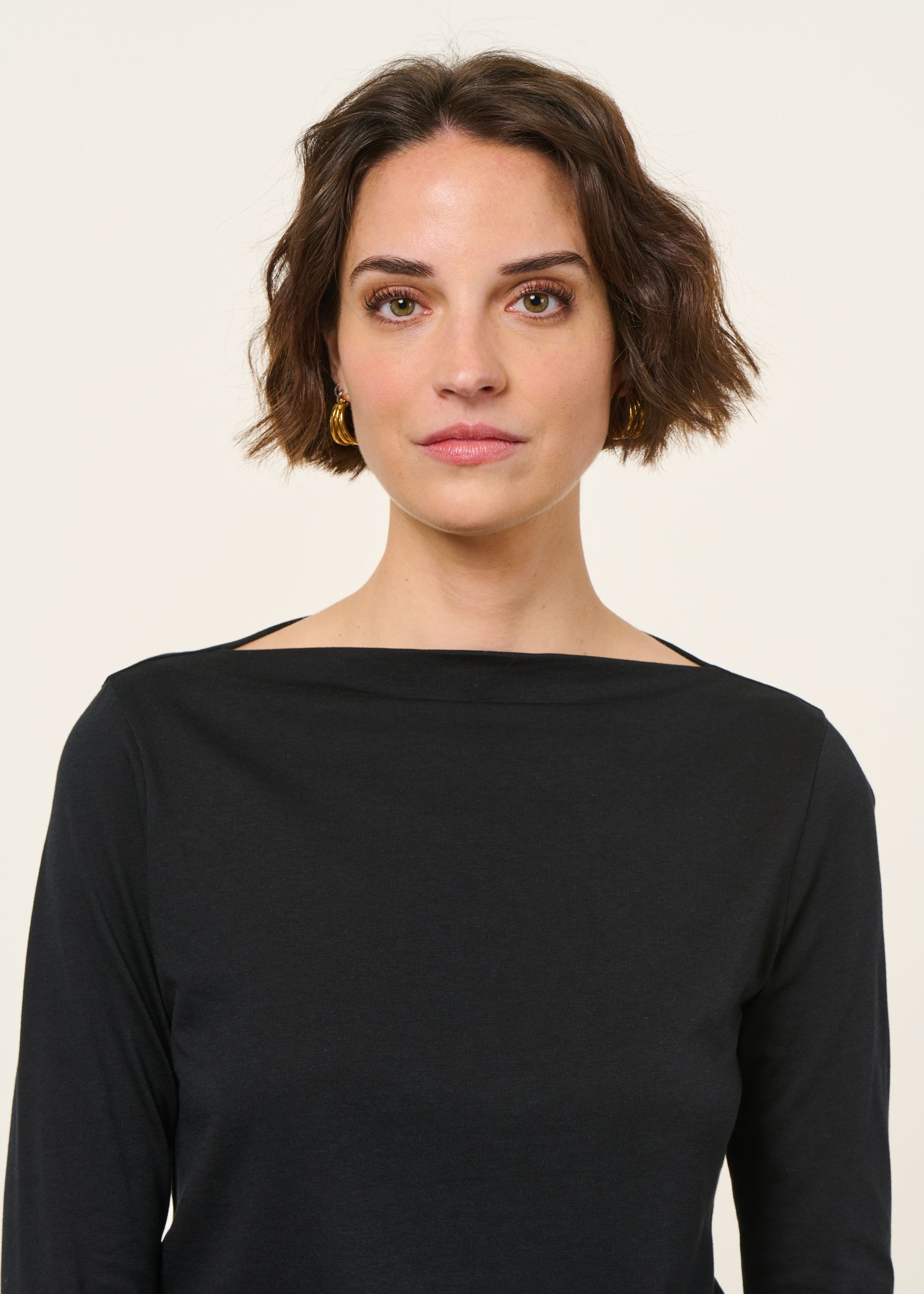 T-shirt manches longues col bateau en tencel | noir "boat neck longsleeve - black", Armedangels, photo 2