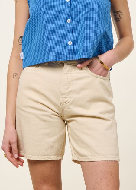 Short denim en coton bio non teinté | écru "sheaari - undyed" - Armedangels