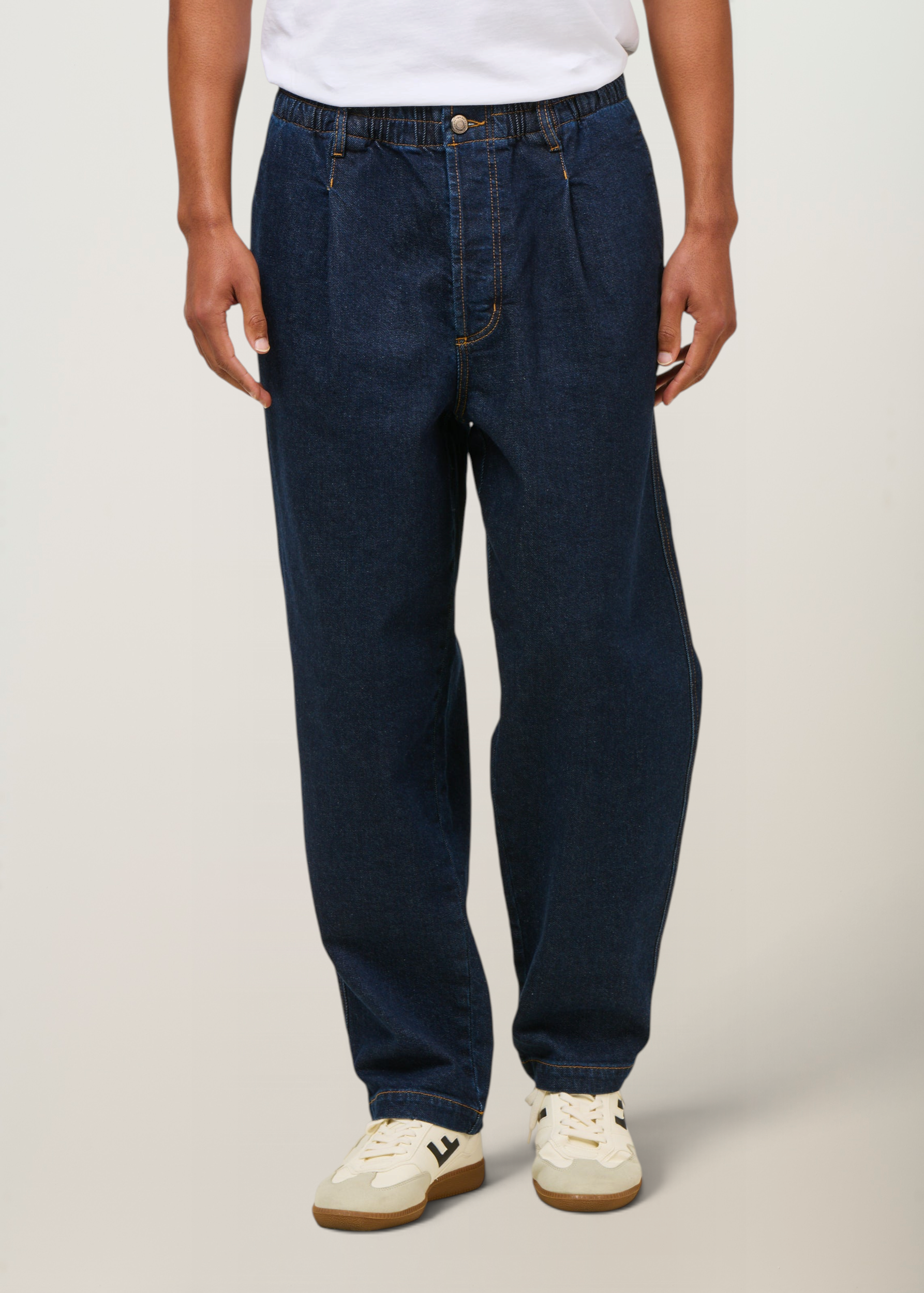 Jean large en coton bio | bleu "dark clean denim luc pants", Thinking Mu, photo 2