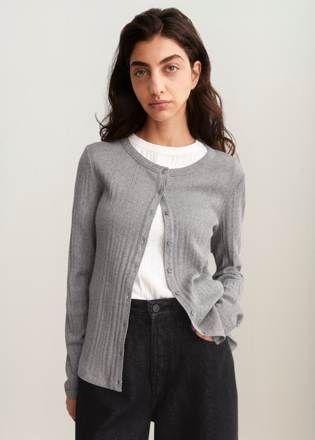 Cardigan léger pointelle en coton bio | gris "Pointelle cardigan - silver melange" - Armedangels