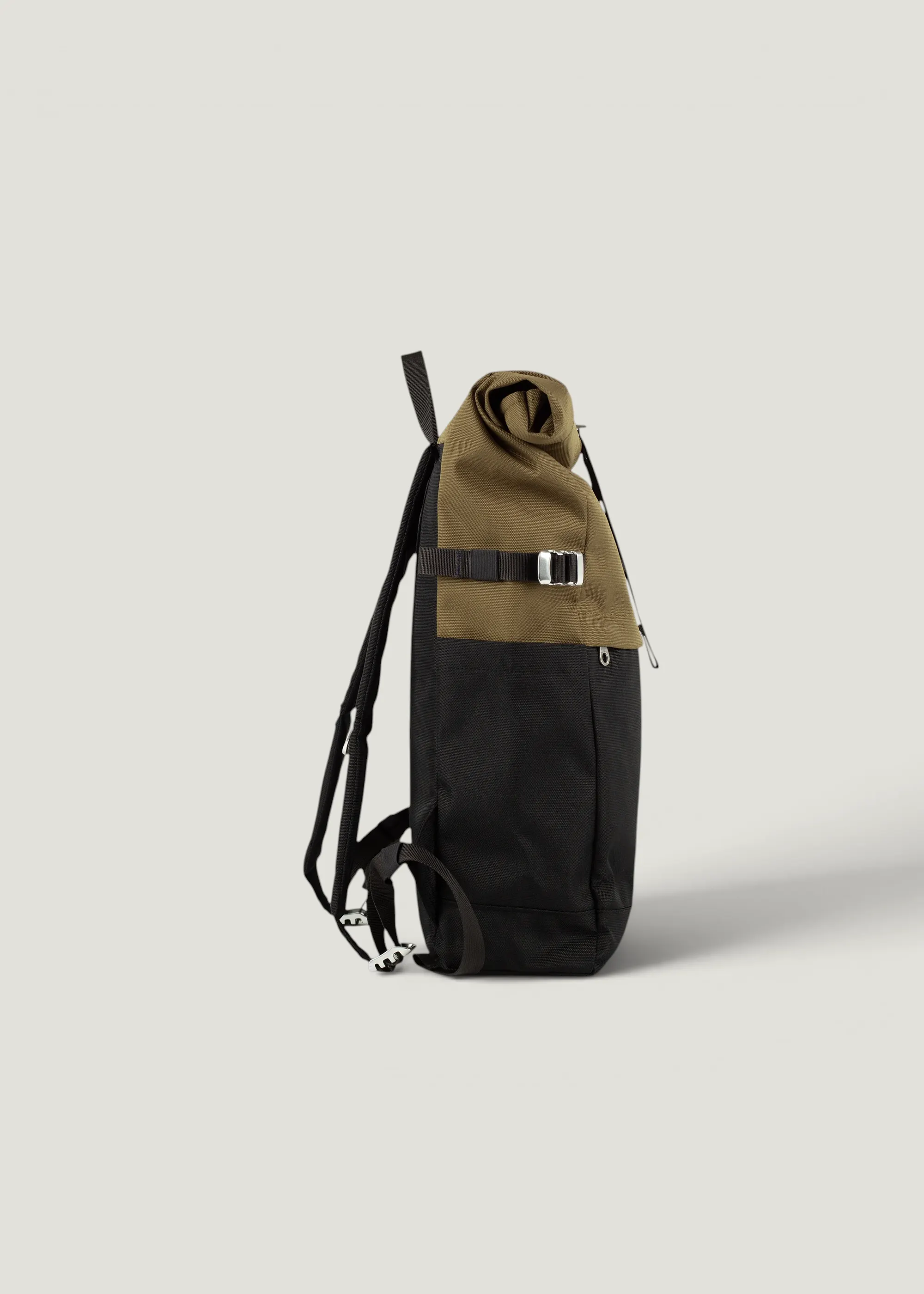 Sac à dos 23l en matière recyclée | vert "Icon rolltop backpack 14" - multi olive", Sandqvist, photo 2