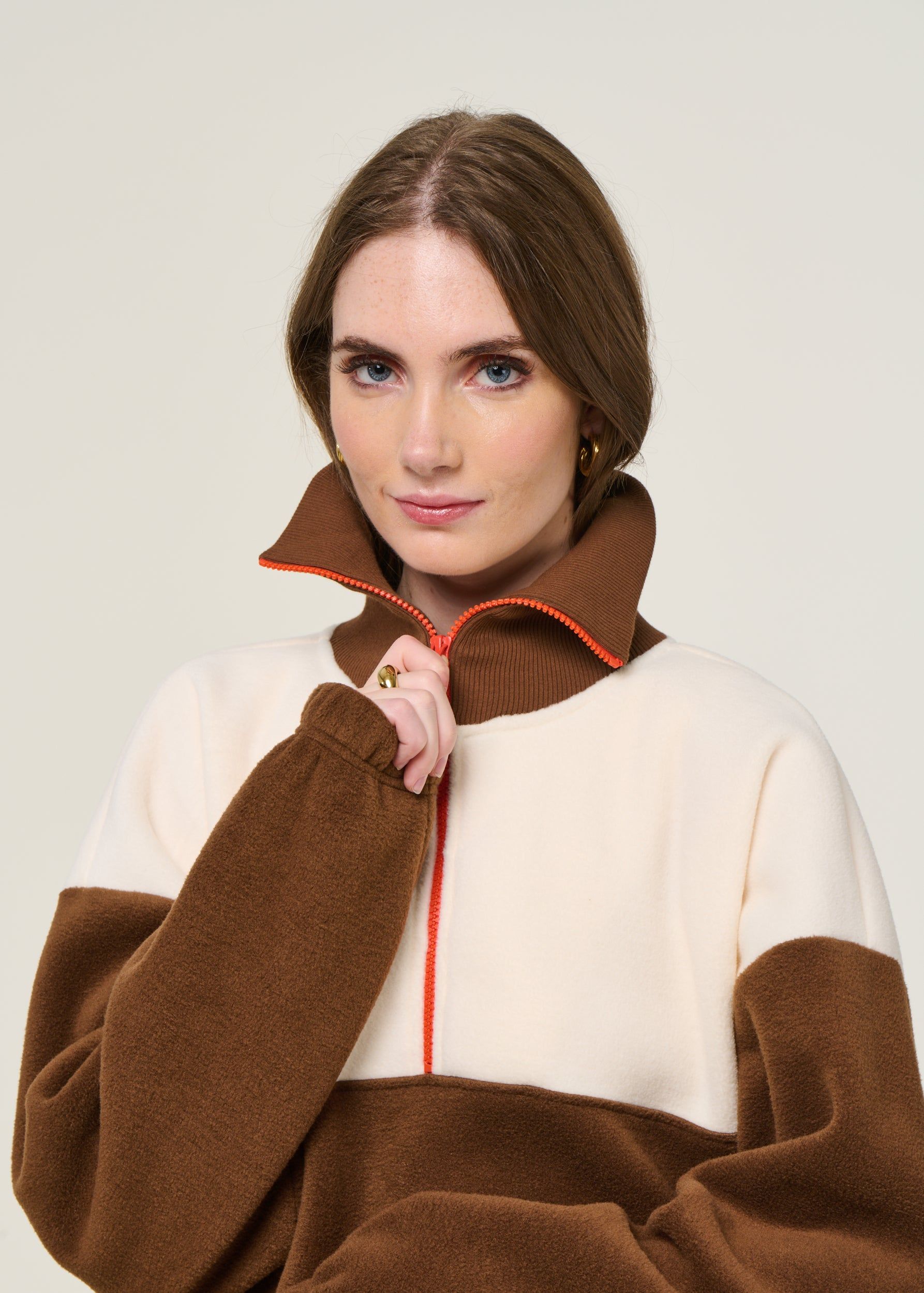 Fleece-Sweatshirt aus recyceltem Material | Ecru/Schokobraun "sven", émoi émoi, Foto 2