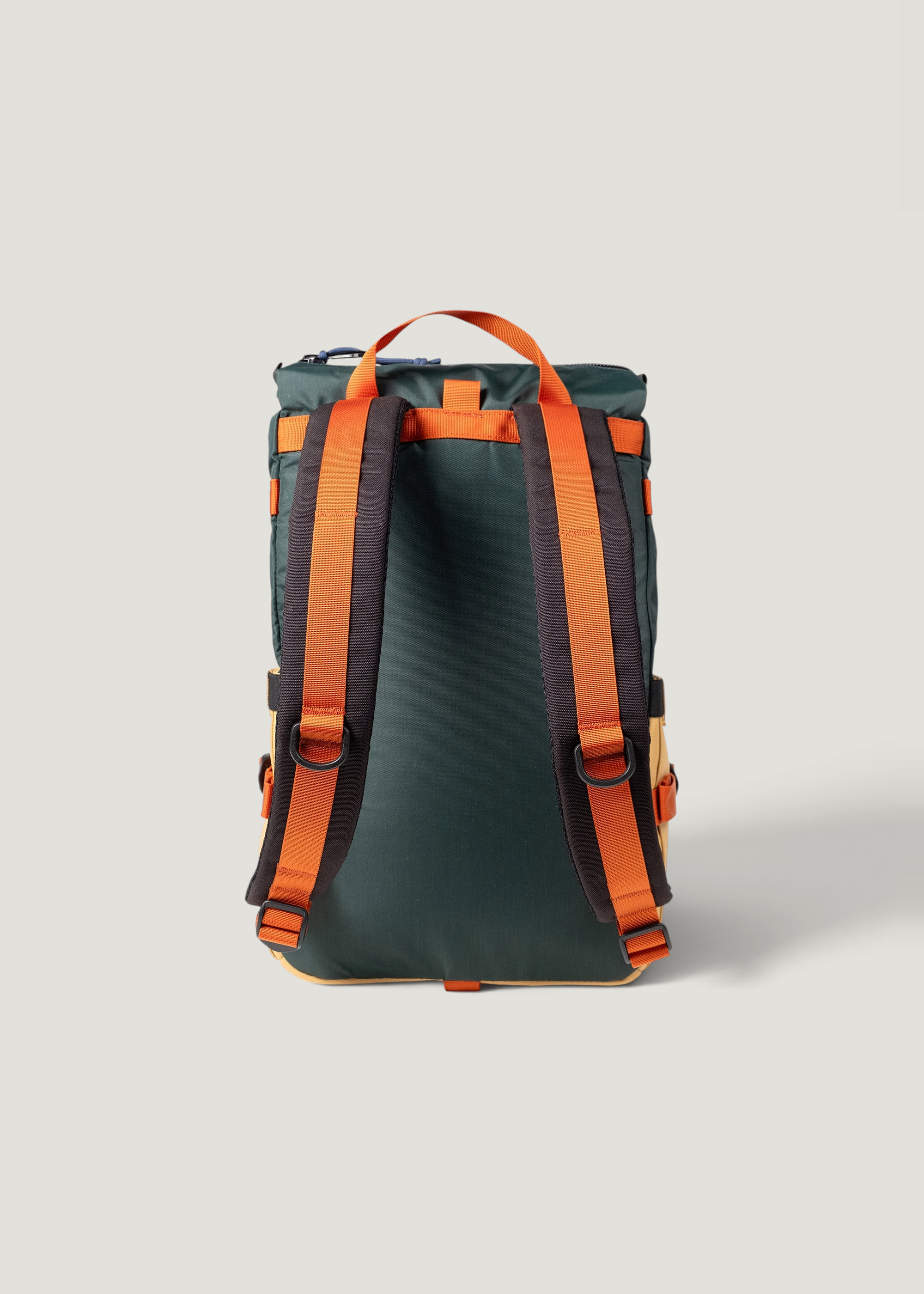 Rucksack 20L aus recyceltem Nylon | Grün und Gelb "Rover pack classic 20l - forest / goldenrod", Topo Designs, Foto 2