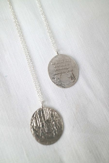 Collier médaillon en argent recyclé - oval pendant necklace, Wild fawn, photo 2