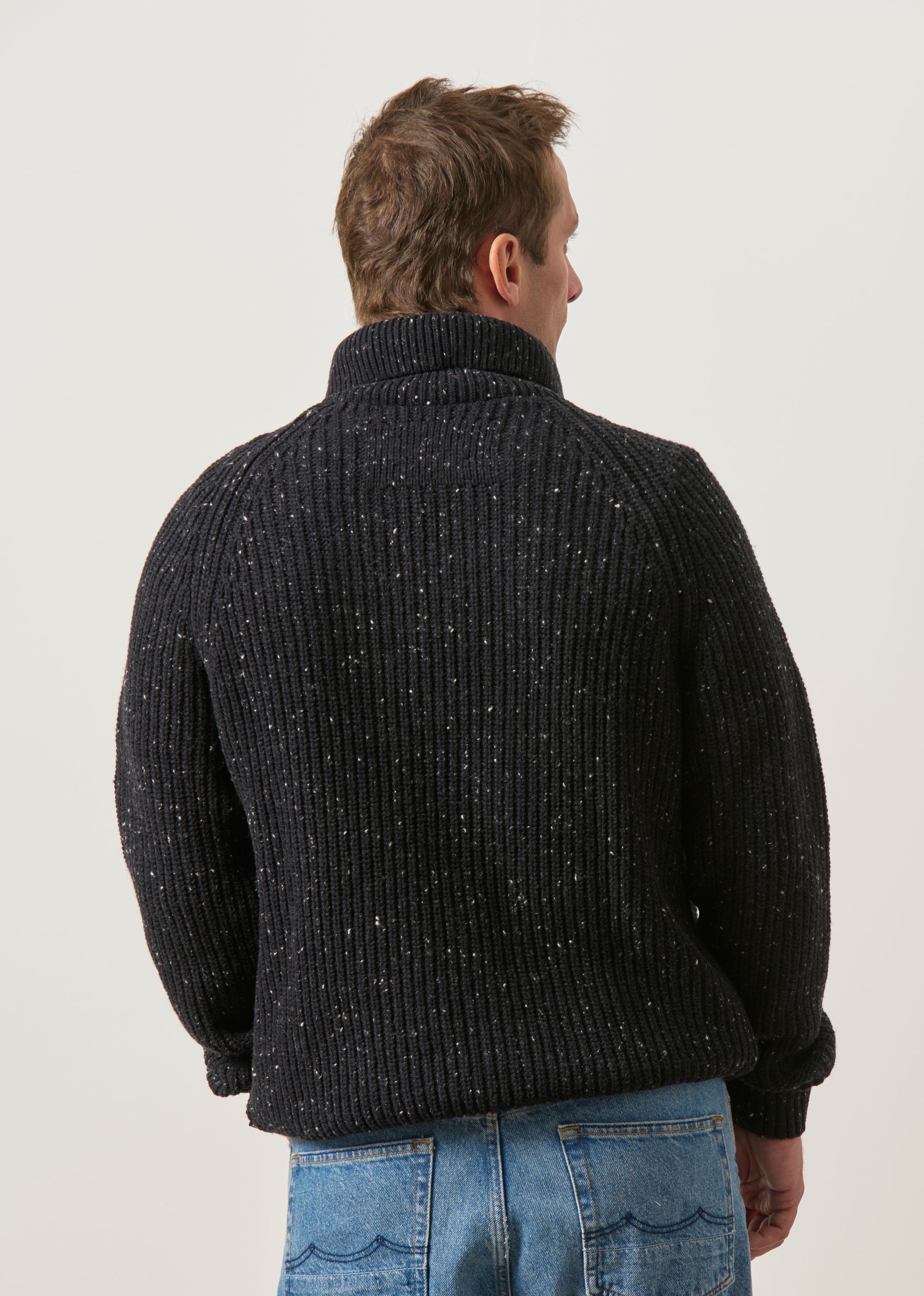 Pullover mit Reißverschlusskragen aus Bio-Baumwolle und recycelter Wolle | Schwarz "Tweed knit troyer - black", Armedangels, Foto 4