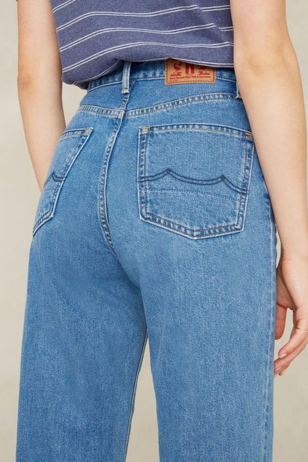 Jean droit en coton bio et recyclé | bleu "liora cropped clean holo mid vintage", Kings of Indigo, photo 2