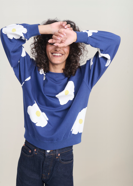 Sweat en coton bio | bleu "sky - fleur bleue", émoi émoi, photo 4