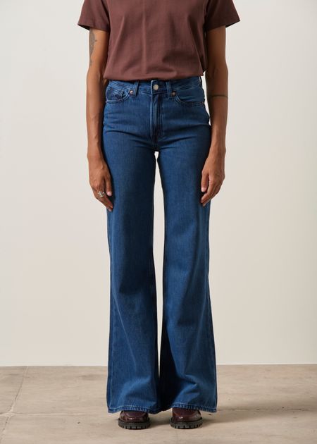 Jean évasé léger en coton bio | bleu "jane - alex dark worn" - Kings of Indigo