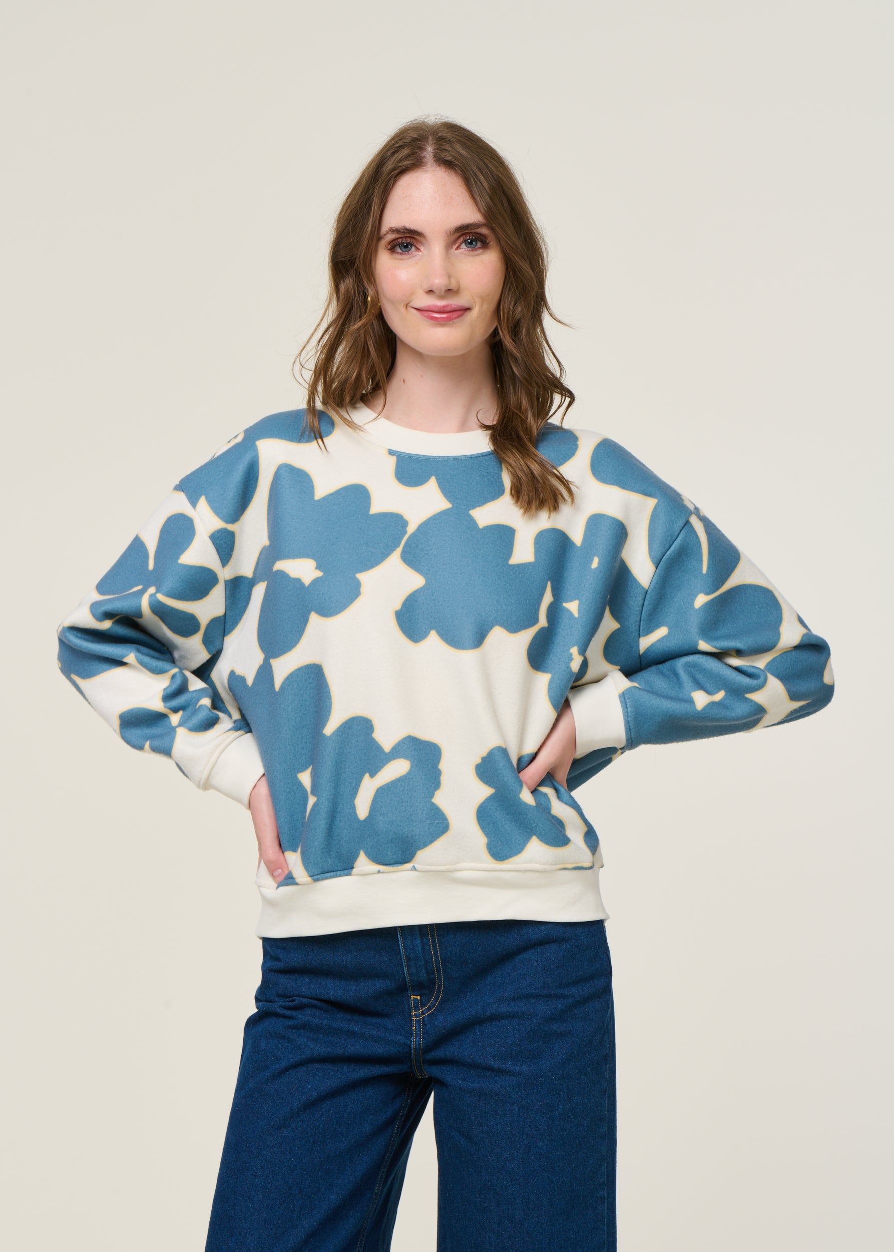 Sweatshirt aus recyceltem Fleece | Blau/Weiß "scarlett fleur du lac", émoi émoi, Foto 1