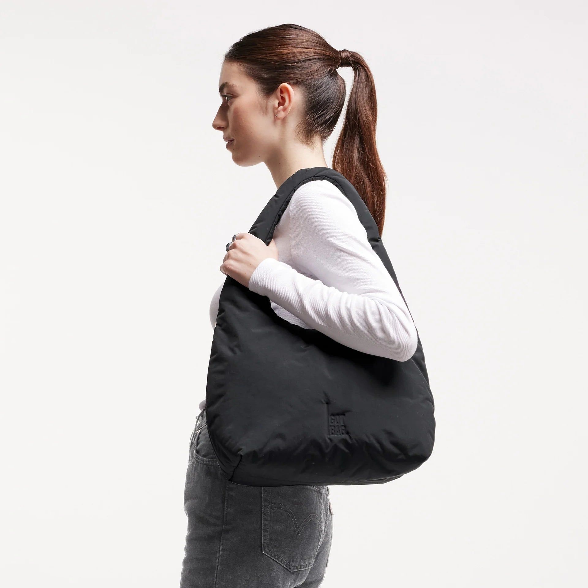 Sac épaule en matière recyclée | cloud shoulder bag monochrome black, Got Bag, photo 4