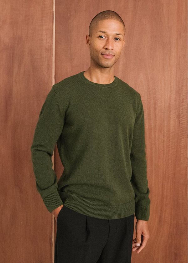 Pull en laine mérinos recyclée | olive, WeDressFair